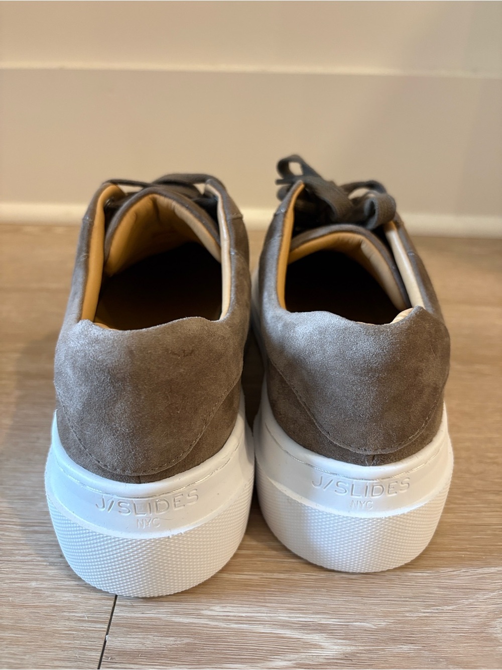 Women’s Suede Casual Sneakers in taupe - Low Top Lace-Up NEW - Picture 2 of 9